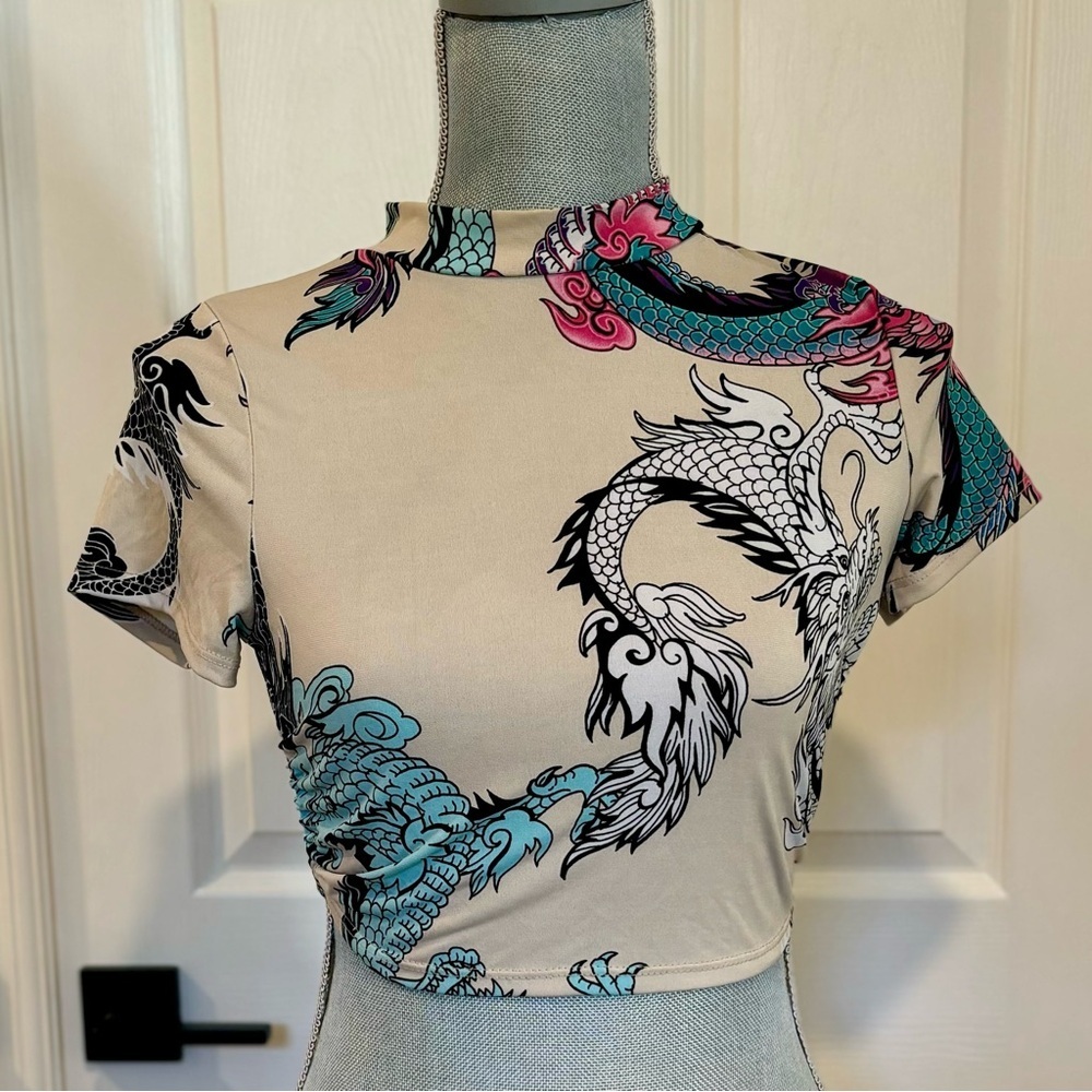 G Mini U.S.A. Dragon Print Backless Top Short Sleeve Festival Cropped Size SMALL